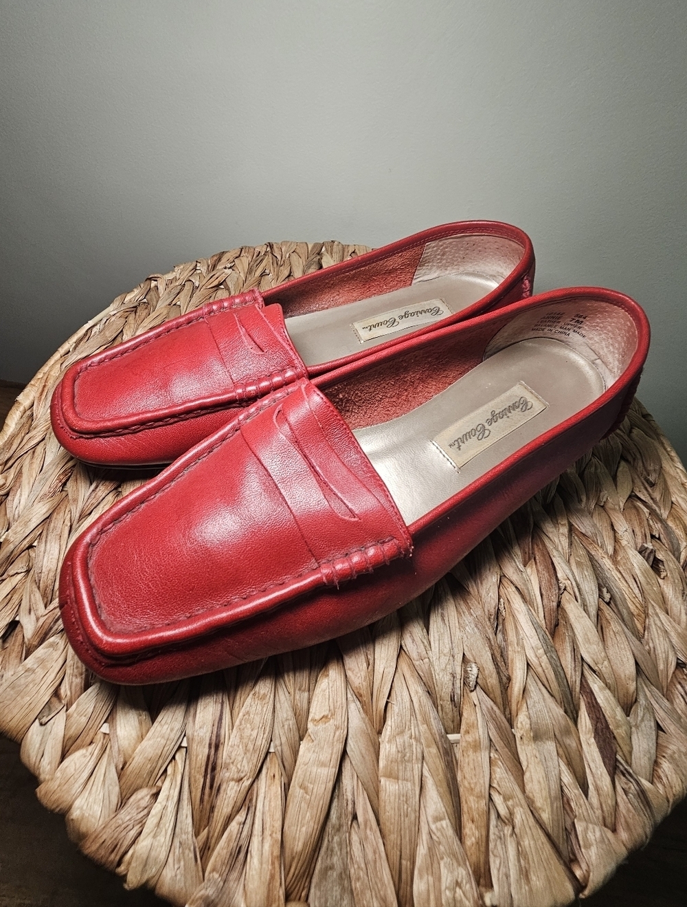 Vintage Carriage Court Annie Red Leather Penny Loafers Womens 7M Classic 90s Y2K